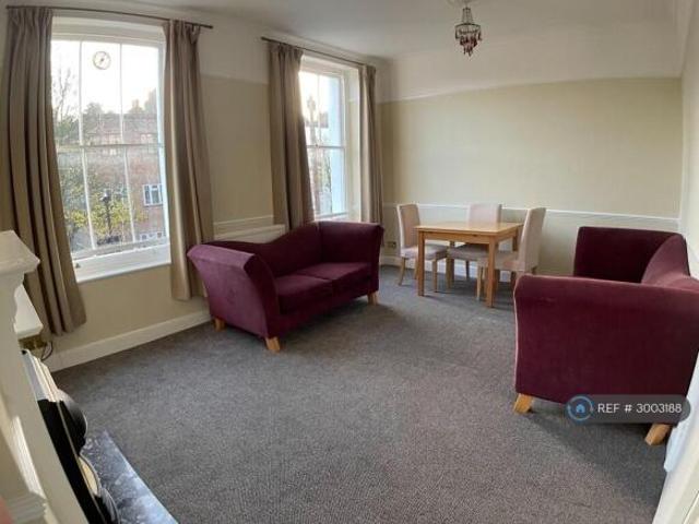 Flat for rent in Cat Hill