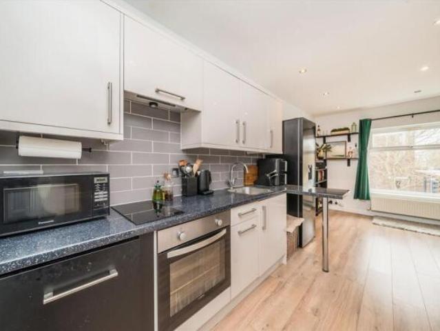Flat for rent in London Borough of Merton, South Wimbledon