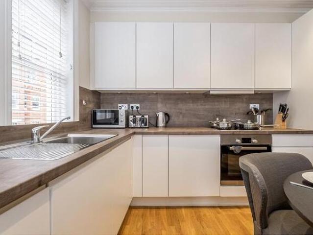 Flat for rent in Cat Hill