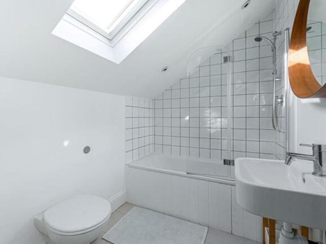 Flat for rent in Cat Hill