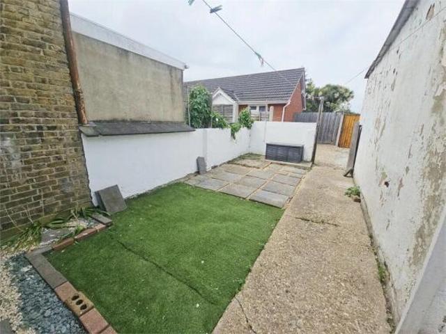 Flat for rent in Alton Barnes