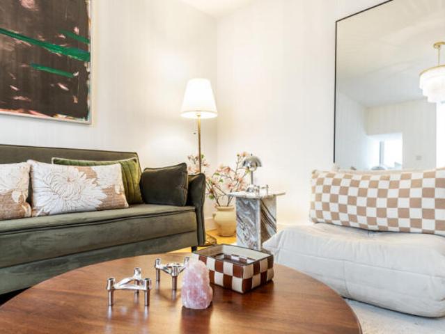 Property for rent in Cat Hill, England