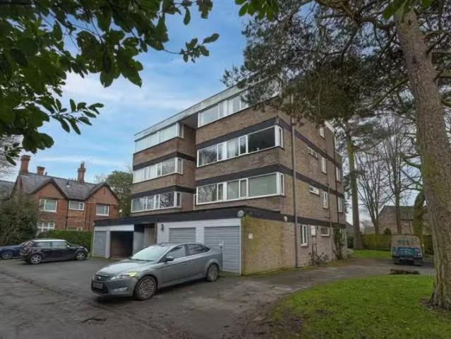 House for rent in Cuddington, Cheshire