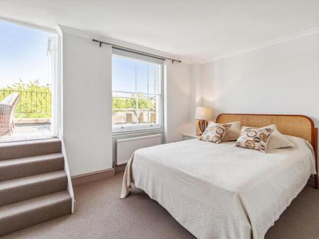 Flat for rent in Cat Hill, England