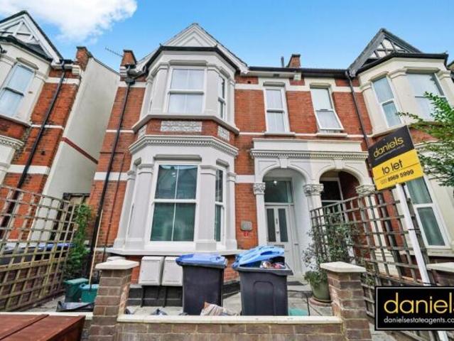Flat for rent in Harlesden, Greater London