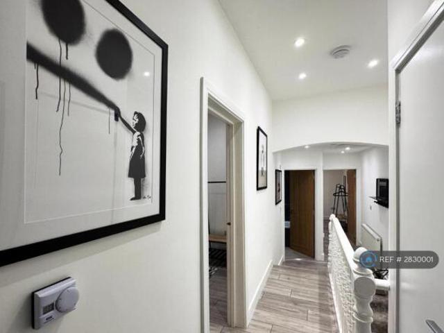Flat for rent in Cat Hill