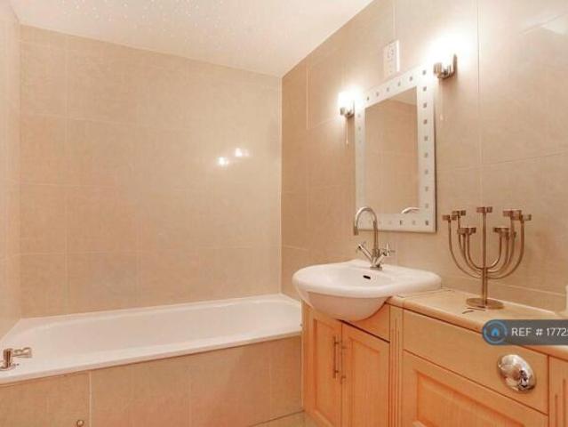 Flat for rent in Cat Hill