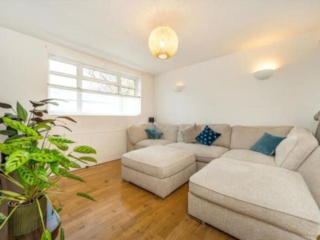 Flat for rent in Chiswick, Greater London