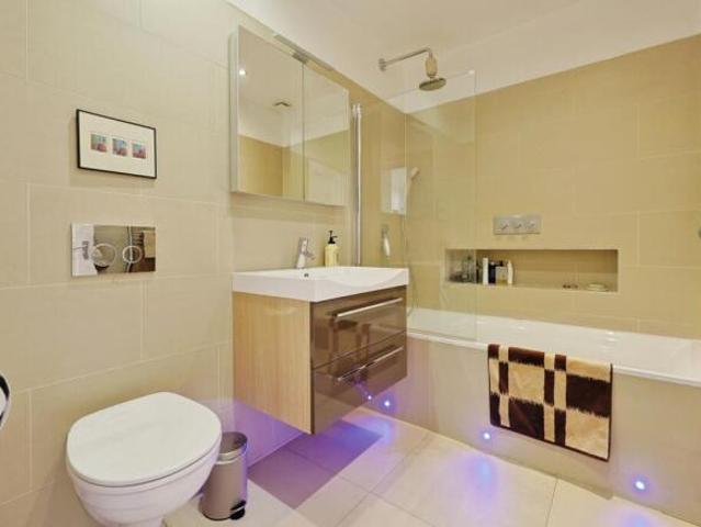 Flat for rent in Cat Hill