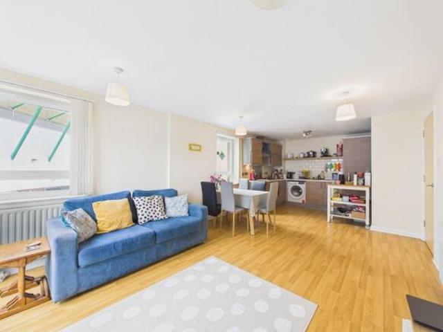 Flat for rent in Leith, Scotland
