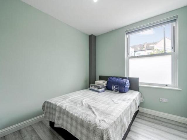 Flat for rent in Cat Hill