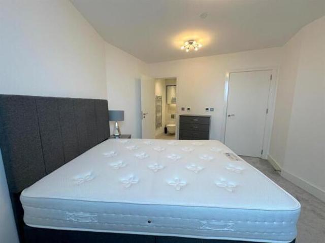 Flat for rent in Southall, Greater London