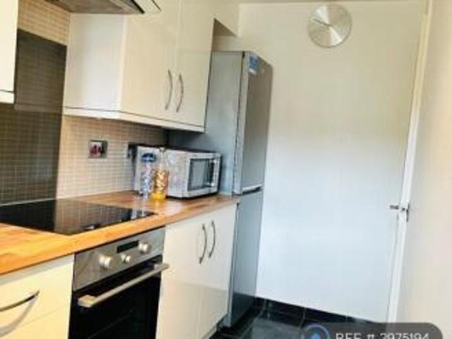 Flat for rent in London Borough of Merton, Mitcham