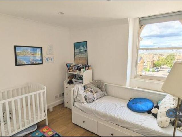 Flat for rent in Cat Hill