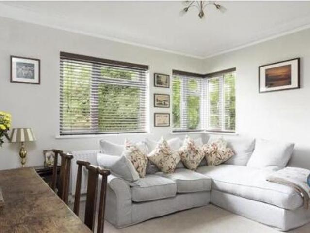 Flat for rent in Cat Hill