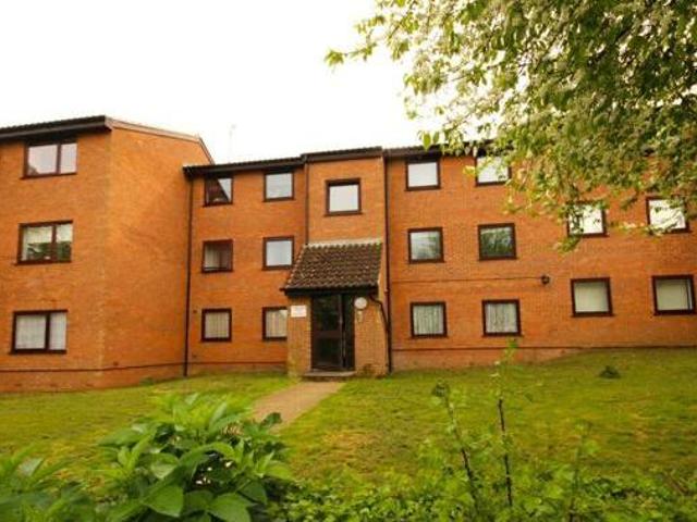 House for rent in Pouchen End, Hertfordshire