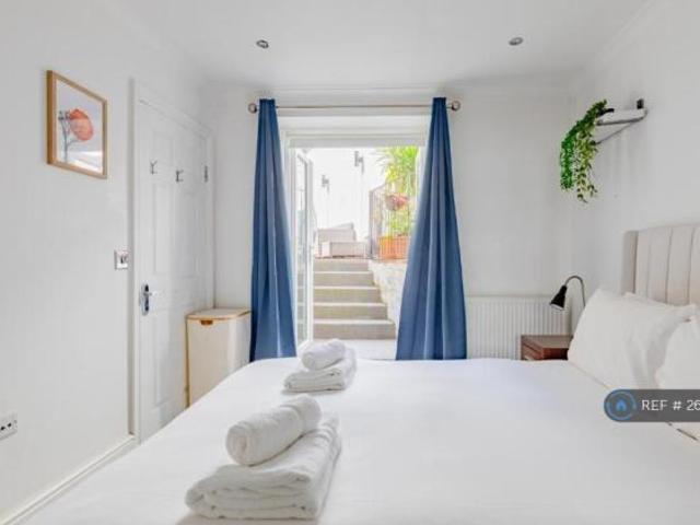 Flat for rent in Cat Hill