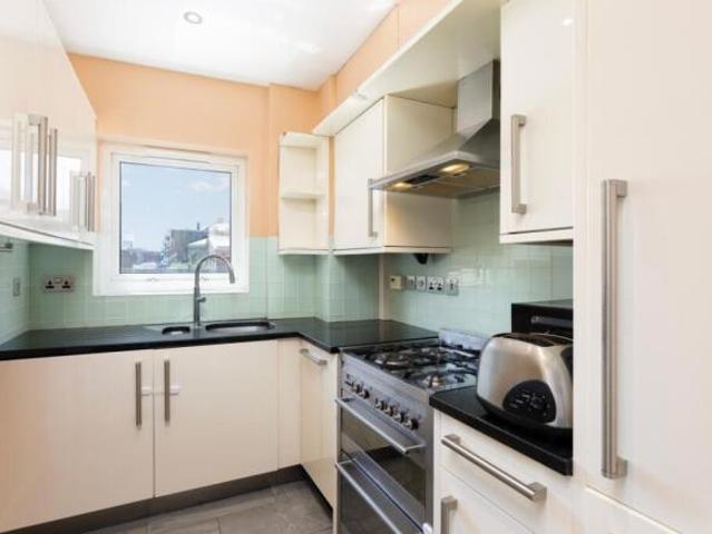 Flat for rent in Cat Hill