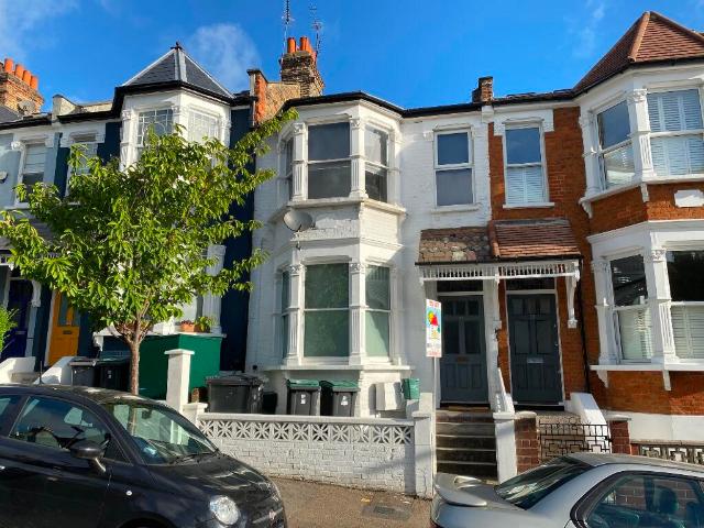 Flat for rent in Cat Hill