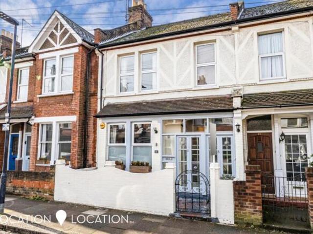 Flat for rent in Cat Hill, England
