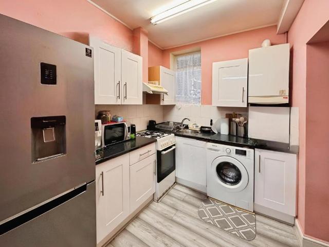 Flat for rent in Leyton