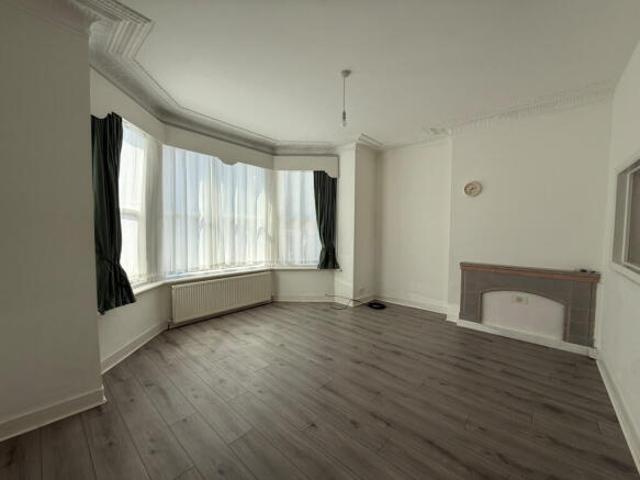 Flat for rent in Cat Hill