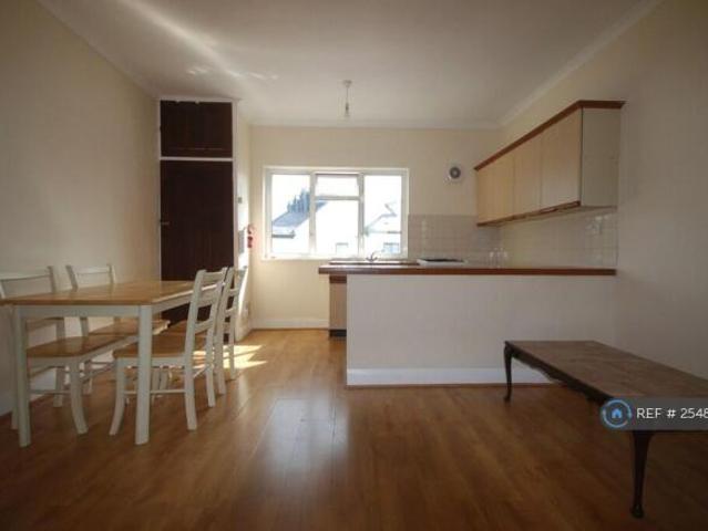 Flat for rent in Cat Hill