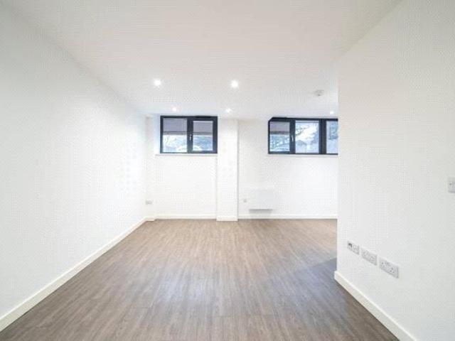 Flat for rent in Cat Hill