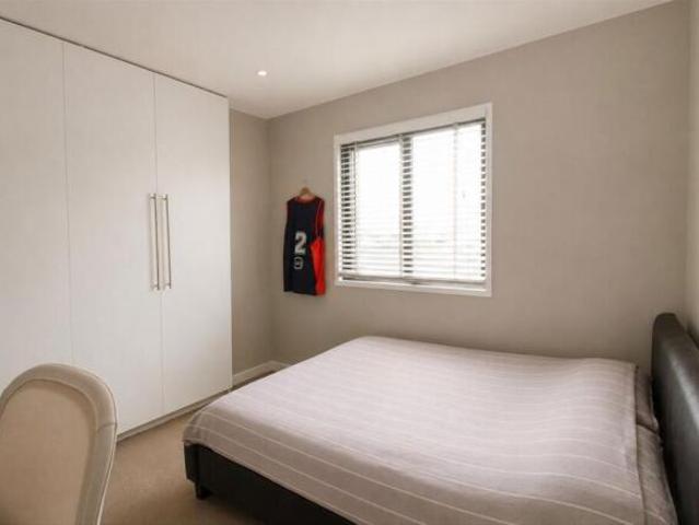 Flat for rent in Acton, Greater London