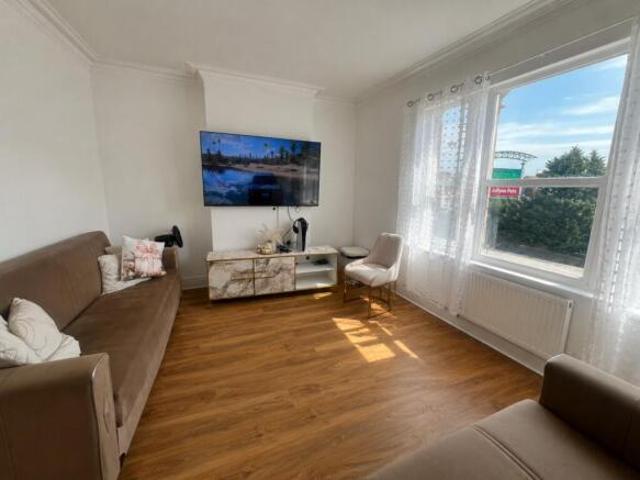 Flat for rent in Enfield, Greater London