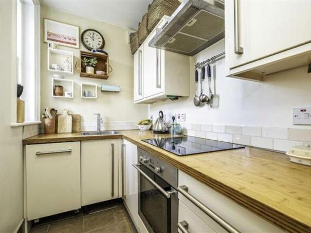 Flat for rent in Teddington, Greater London
