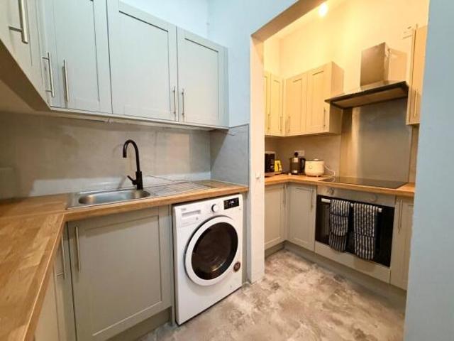 Flat for rent in Dowanhill, Scotland