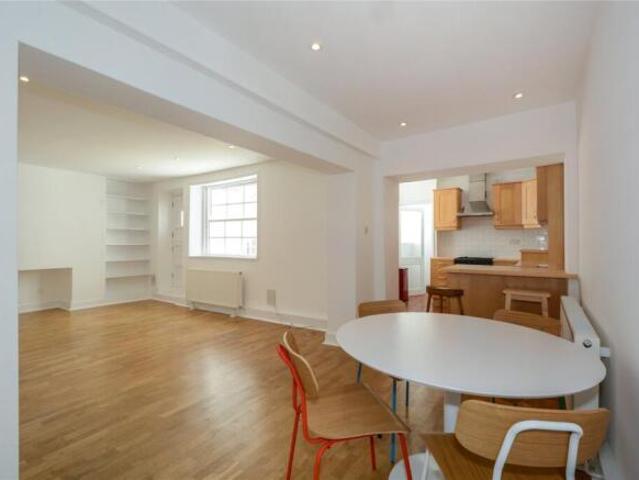 Flat for rent in Highbury, Greater London