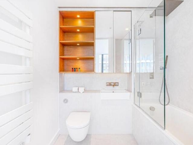 Flat for rent in Highgate, Greater London