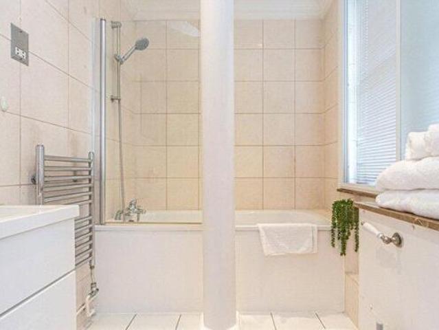 Flat for rent in Cat Hill