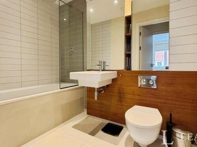 Flat for rent in Cat Hill