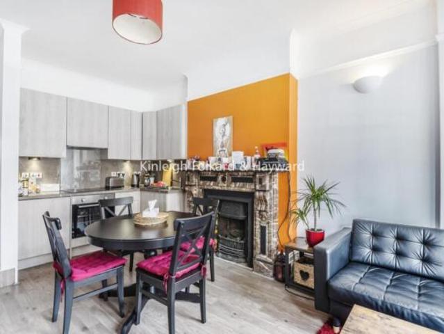 Flat for rent in Cat Hill, England