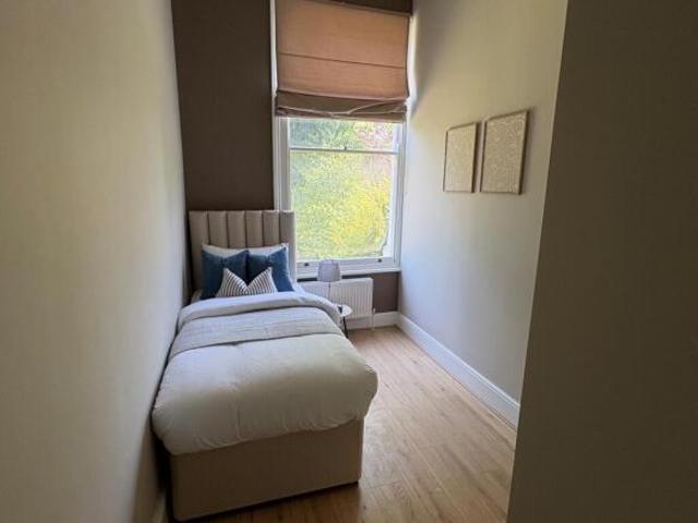 Flat for rent in Cat Hill