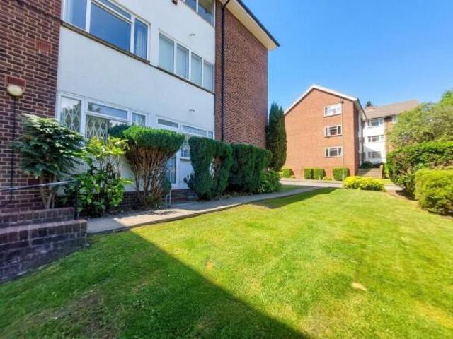 Flat for rent in Cat Hill