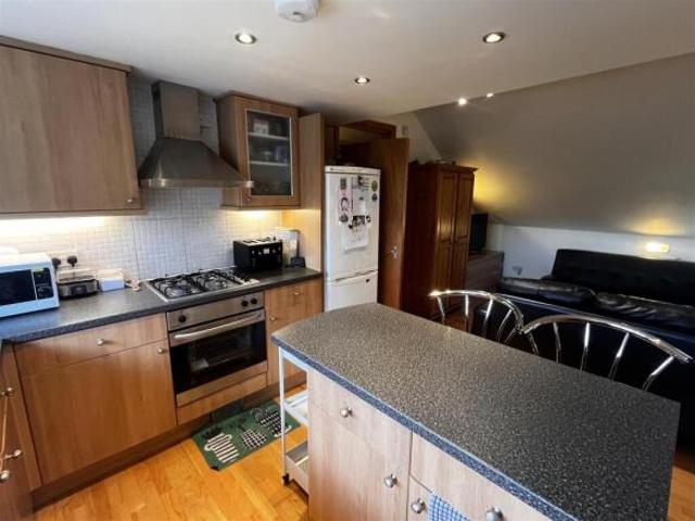Flat for rent in The Rise, East Riding Of Yorkshire