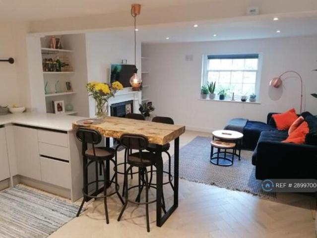 Flat for rent in Cat Hill