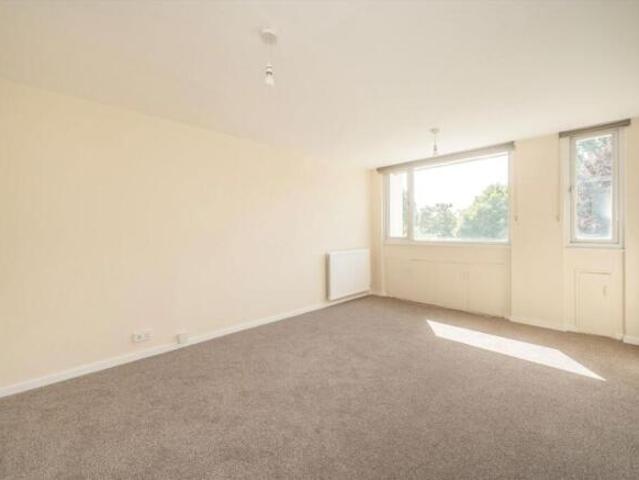 Flat for rent in Teddington, Greater London