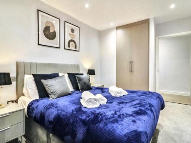 Flat for rent in The Hyde, Greater London