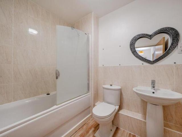 Flat for rent in Warrington