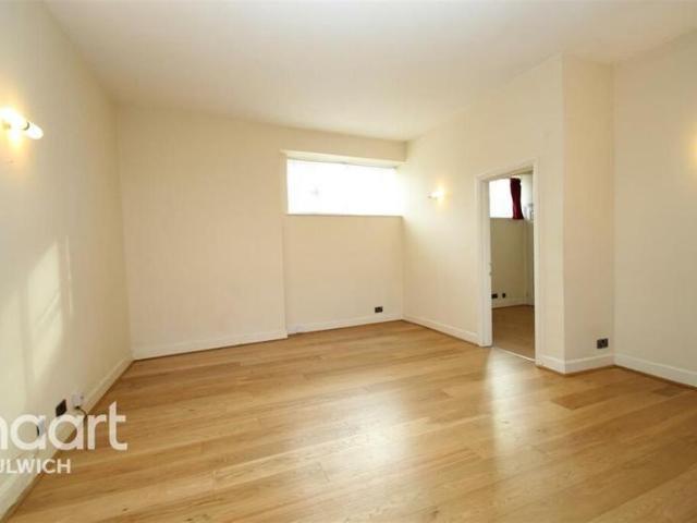 Apartment for rent in Camberwell, Camberwell