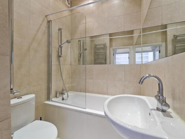 Flat for rent in Cat Hill