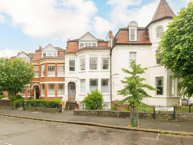 Flat for rent in Highgate, Greater London