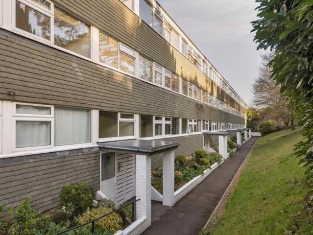 Flat for rent in South Lane, West Yorkshire