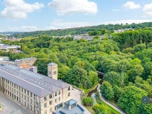 House for rent in Huddersfield, West Yorkshire