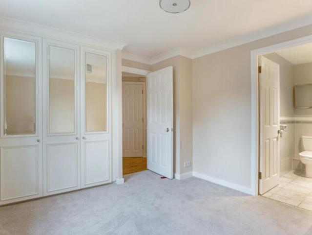 Flat for rent in Chiswick, Greater London